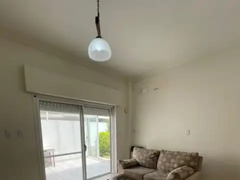 Depto Tipo Casa en Venta en Haedo Sur, USD 98.000