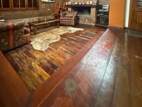 Casa en Venta con 3 cocheras