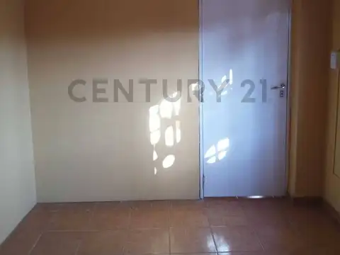 Casa 2 ambientes con 1 baño