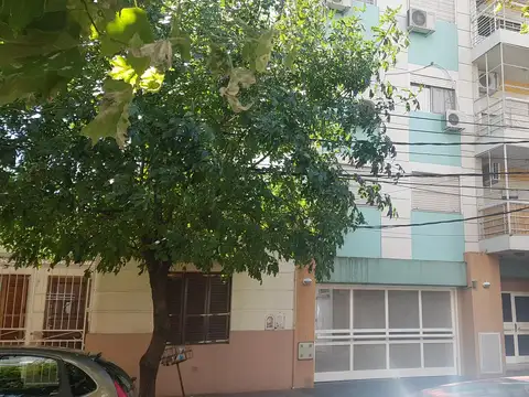 Caseros Casa de 3 Ambientes Lote de Terreno Ideal Constructor F: 7338