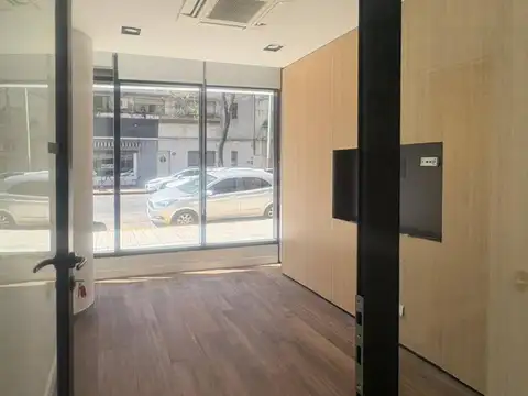 Local Corporativo en Esquina sobre Av. Caseros (Distrito Tecnológico)