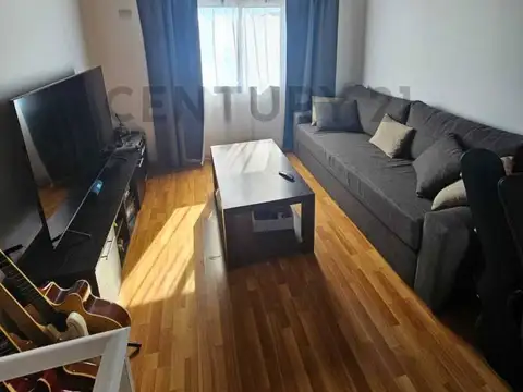 Italia 300, Piso 1
