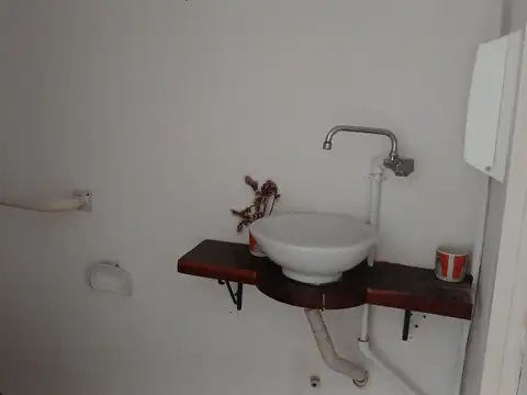 Local en Venta Via Púb.