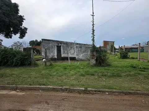Vendo Casa a Reciclar en Caseros, Entre Ríos