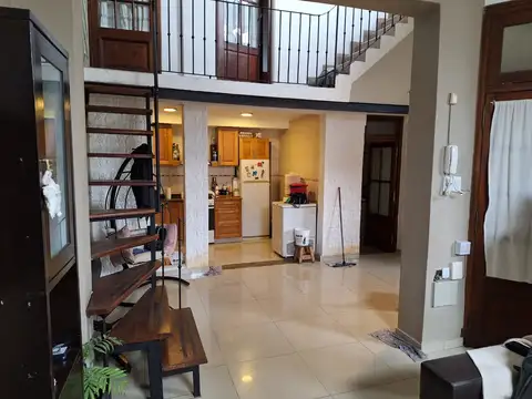 VENTA CASA LOTE PROPIO EN ESQUINA, 4 AMB CON TERRAZA Y PARRILLA