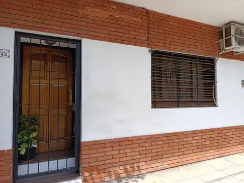 PH 3 amb  SIN EXPENSAS + escritorio todo en Planta Baja y al frente + patio