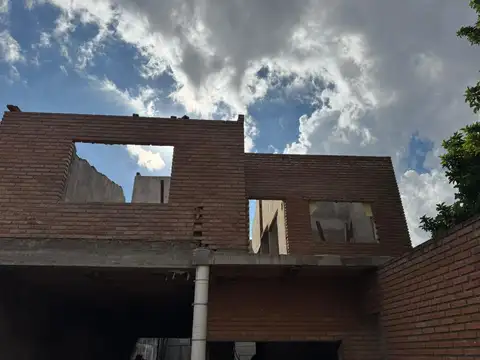 Av.  Rouillon  al 900 terreno amplio ideal para vivienda familiar o galpòn comercial