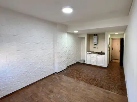 Departamento en Alquiler en Chilavert, $ 550.000