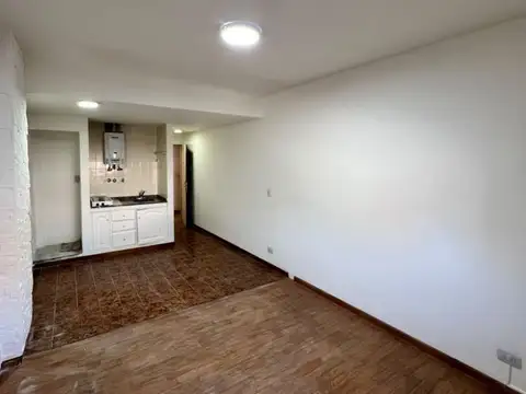 Departamento en Alquiler en Chilavert, $ 550.000