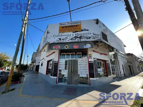 ESQUINA COMERCIAL CON LOCAL Y COCHERA PARA CARGA Y DESCARGA- Bella Vista