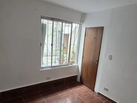 Depto Tipo Casa en Alquiler de 1 dormitorio