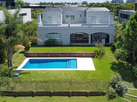 Casa en VENTA al Lago Central Golf Nordelta