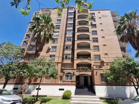 Departamento en Godoy Cruz - Plaza Madero-