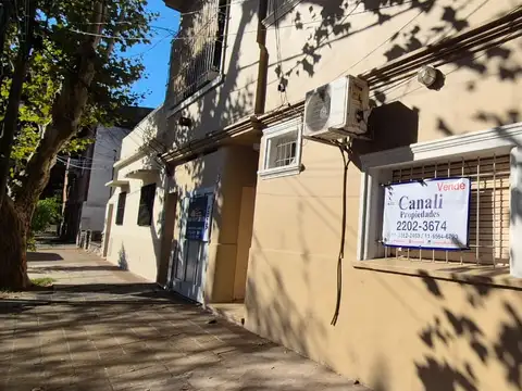 Muy Buen PH en Planta Baja de 3 Amb con Posibilidad de Depto 2 Amb.