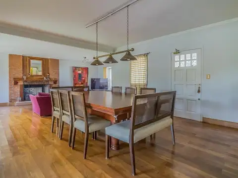 Casa 5 ambientes con 2 baños
