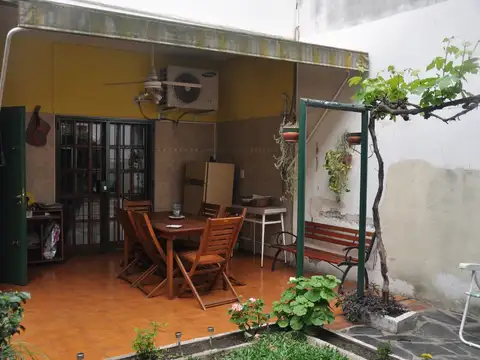 Casa 6 ambientes con 3 baños