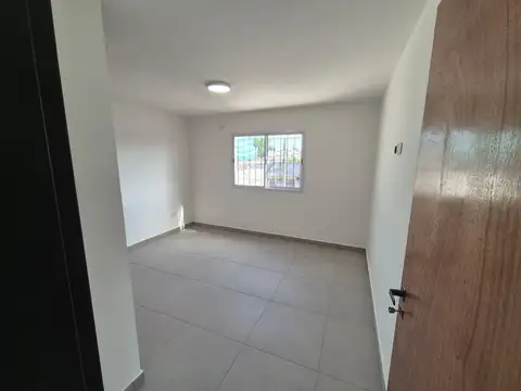 Departamento en Alquiler en Caseros, $ 700.000