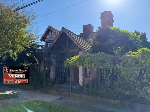 VENTA – GRAN CASA 8 AMBIENTES EN LOTE PROPIO – APTO CRÉDITO