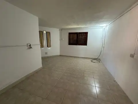Casa en Alquiler con 1 cochera