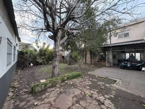 CASA MULTIFAMILIAR 7 AMBIENTES / 2 VIVIENDAS EN VENTA EN MORÓN