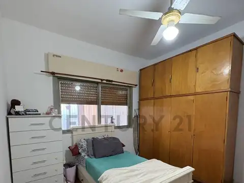 Casa 6 ambientes con 2 baños