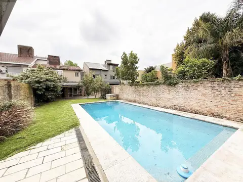 Venta Chalet Florida Vicente Lopez - 3 Dormitorios (1 Suite ) Jardin con Piscina - APTO CREDITO
