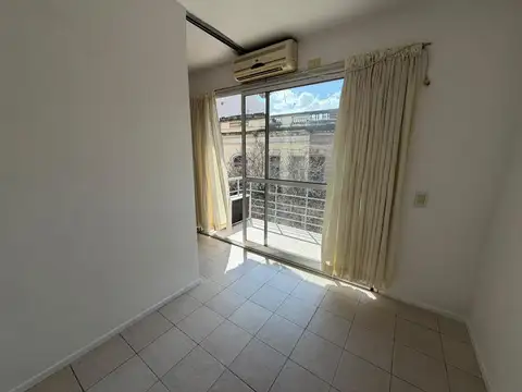 Departamento en Alquiler en Abasto, $ 550.000