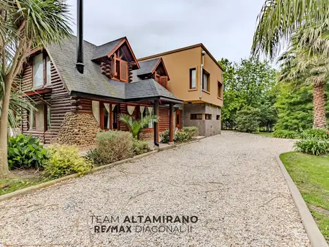Casa en Venta con 1 cochera