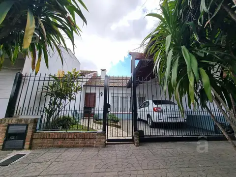 Casa en Venta en José León Suárez - Dos Dormitorios - Lote 300 m2