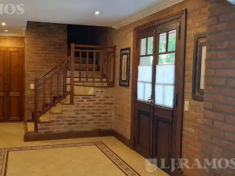 Casa 7 ambientes con 3 baños