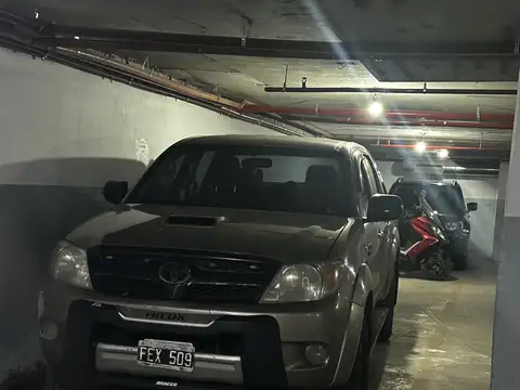 EXCELENTE Y MUY  AMPLIA COCHERA EN AV. L.M. CAMPOS Y OLLEROS