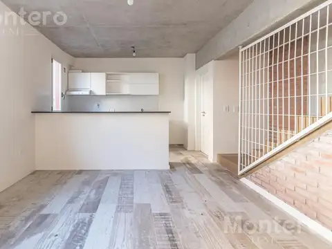 Depto Tipo Casa en Venta con 1 cocheras