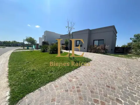 Casa en Venta en Pilar del Este - Santa Elena, USD 210.000