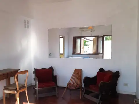 Casa 2 ambientes con 1 baño
