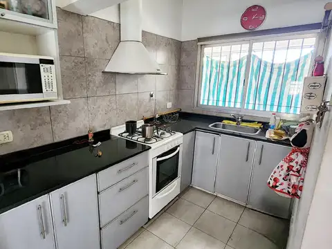 Casa 5 ambientes con 1 baño