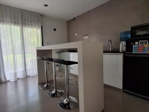 CASA EN VENTA  EN LA PLATA 2 DORMITORIOS