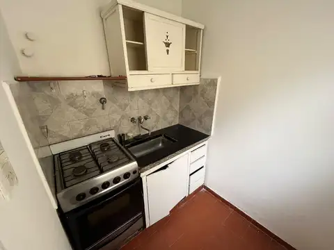 Depto Tipo Casa en Alquiler de Monoambiente
