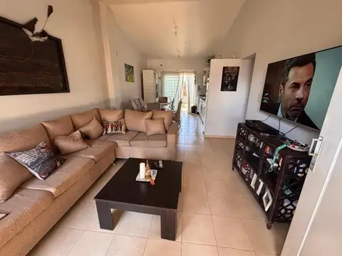 Casa en venta - 2 Dormitorios 1 Baño - Cochera - 185Mts2 - Malargue