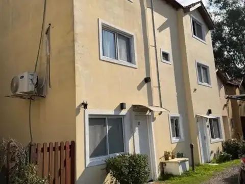 Triplex en alquiler en Jardines de Escobar