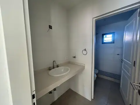 Casa en Alquiler con 1 cochera