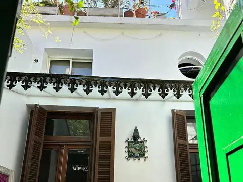 PH de 2 ambientes con patio y terraza.