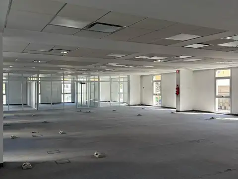 Oficina 4 ambientes con 2 baños