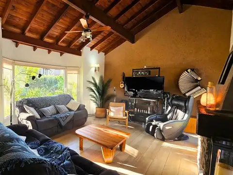 Casa 4 ambientes con 3 baños