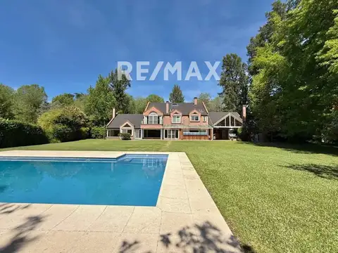 VENTA CASA 4 dormitorios HIGHLAND PARK gran parque