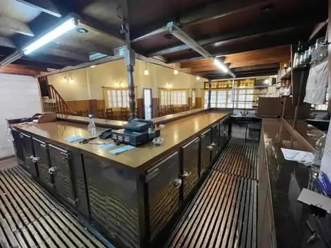 Local Comercial   ex pizzería  sobre Av. Rolón – Boulogne