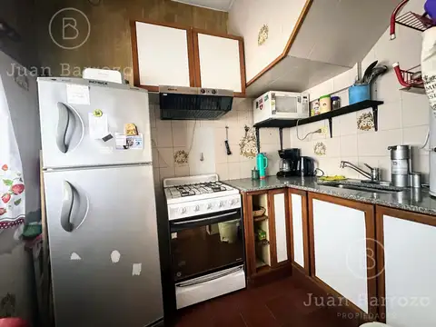 Venta de PH al frente con 2 dormitorios en Banfield Este