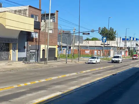 Local en Alquiler en Barrio Parque Calchaqui, $ 1.000.000