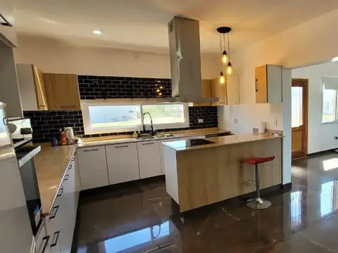 Casa en venta en Medal Country Club - 5 Ambientes