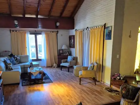 CHALET 3 AMB. 260 M2. - APTO COMERCIAL - PUNTA MOGOTES
