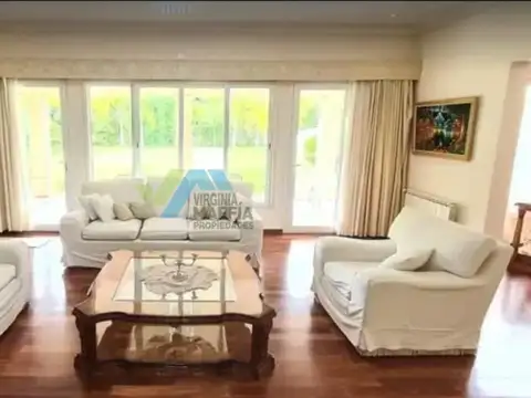 Casa 6 ambientes con 6 baños